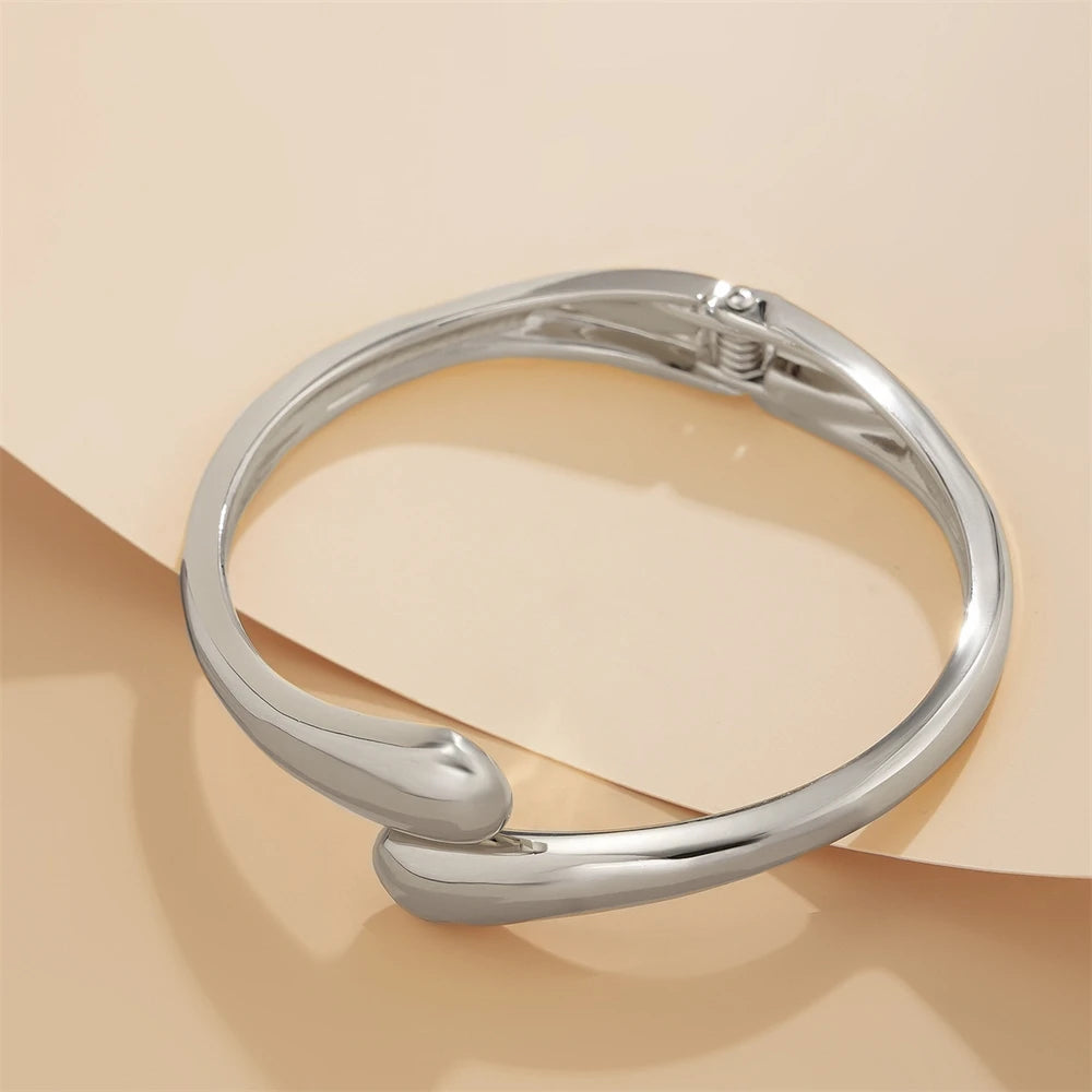 Sculpted Cuff