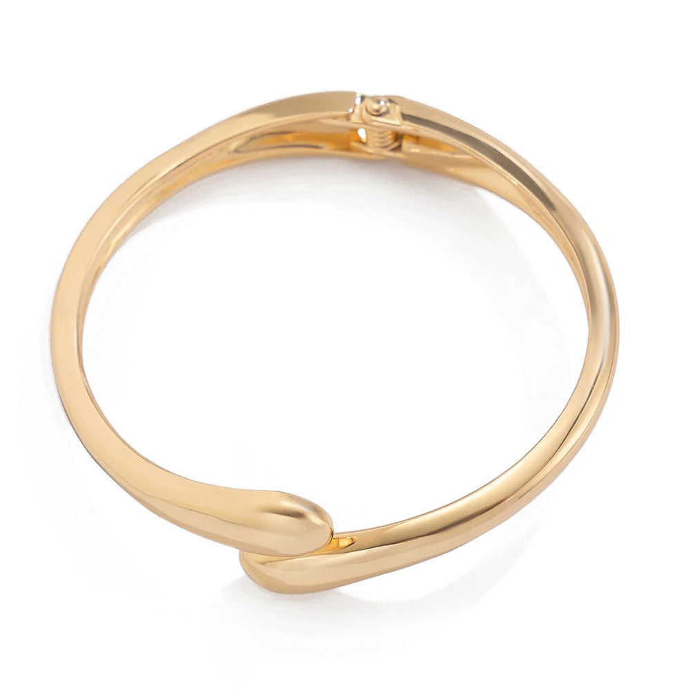 Sculpted Cuff
